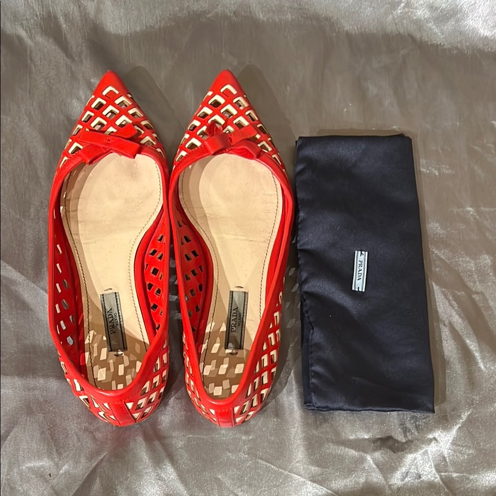 Prada Black Laser Cut Patent Leather Bow Pointed Toe Ballet Flats in Red